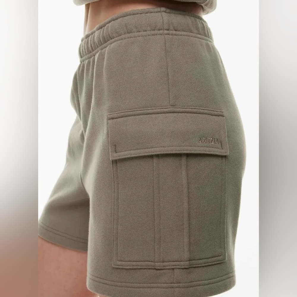 Aritzia Olive Cargo Pocket Shorts